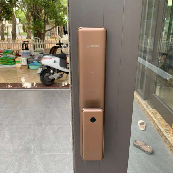 khoa-cua-dien-tu-bosch-fu-750k-app-wifi-3